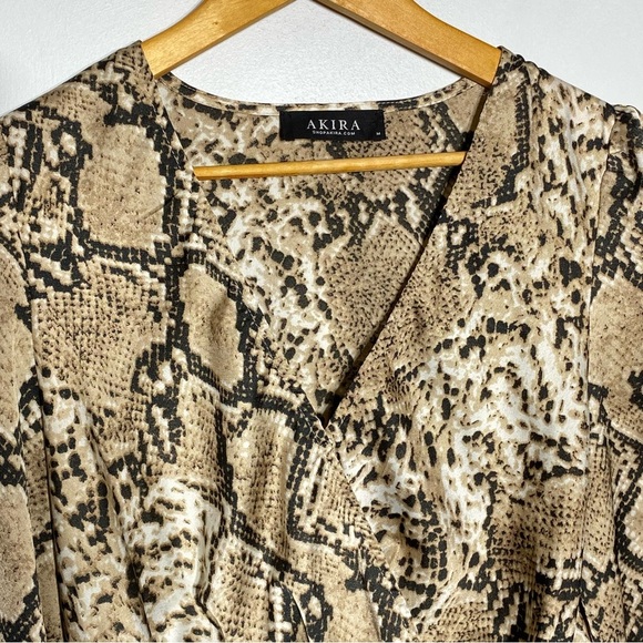 AKIRA Blouse Womens M Snakeskin Print V-Neck Long Sleeve Cinched Waist - Picture 2 of 16